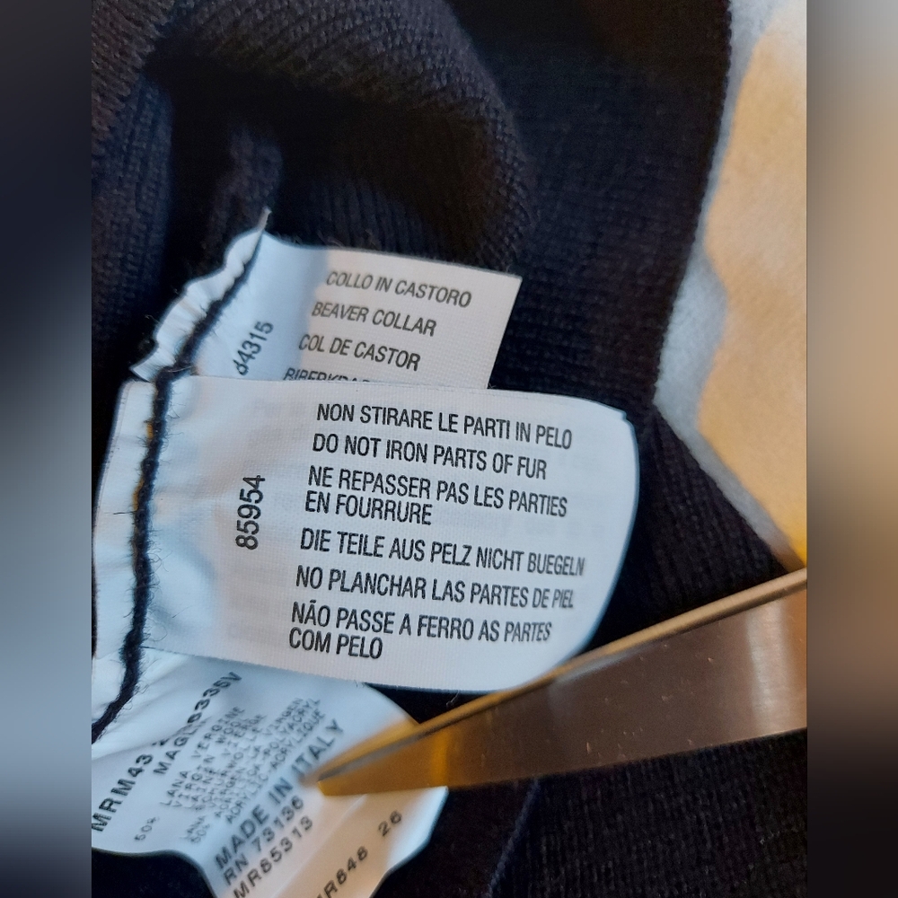 Marina Rinaldi Vintage Black Top with Beaver Fur Removable Trim - Picture 6 of 9